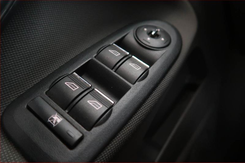 Ford C-MAX (2009) 1.6, nová STK, Tažné, Klima - fotka 14 z 15