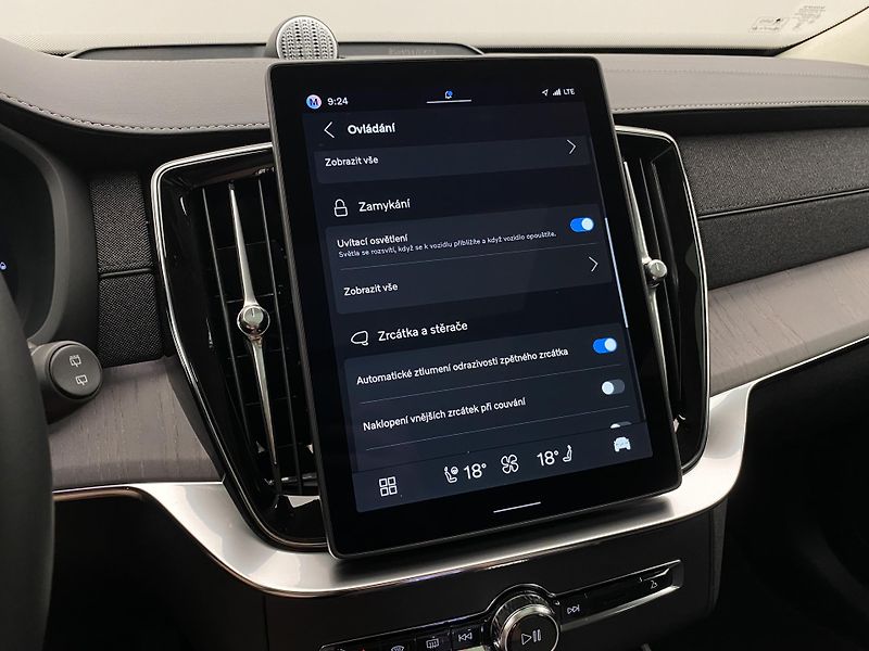 Volvo XC90 (2026) T8 AWD Plug-in DARK ULTRA - fotka 54 z 76