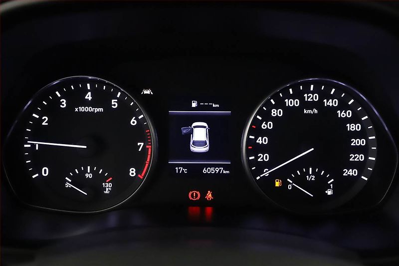 Hyundai i30 (2021) Comfort 1.0 T-GDI, ČR,1.maj - fotka 9 z 13