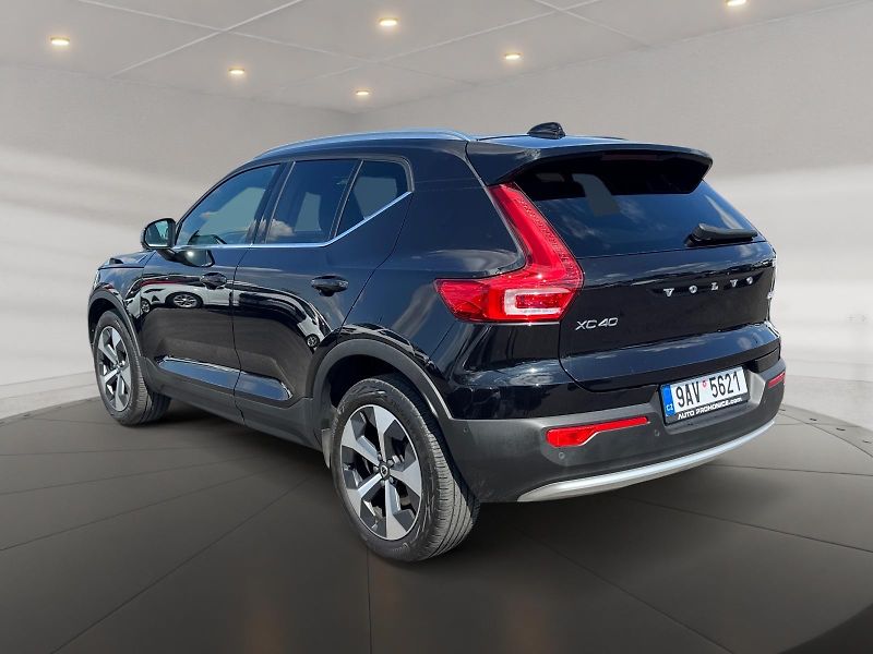 Volvo XC40 (2023) ULTIMATE BRIGHT B4 P 145kW AWD - fotka 4 z 11