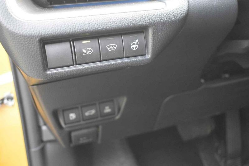 Se žlutým lakem vypadá nová Toyota Prius skoro jako sportovní auto