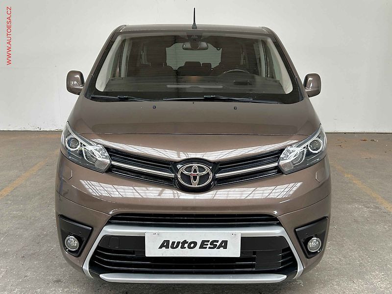 Toyota ProAce Verso (2019) 2.0HDi L2 8míst, ČR, Family - fotka 2 z 15