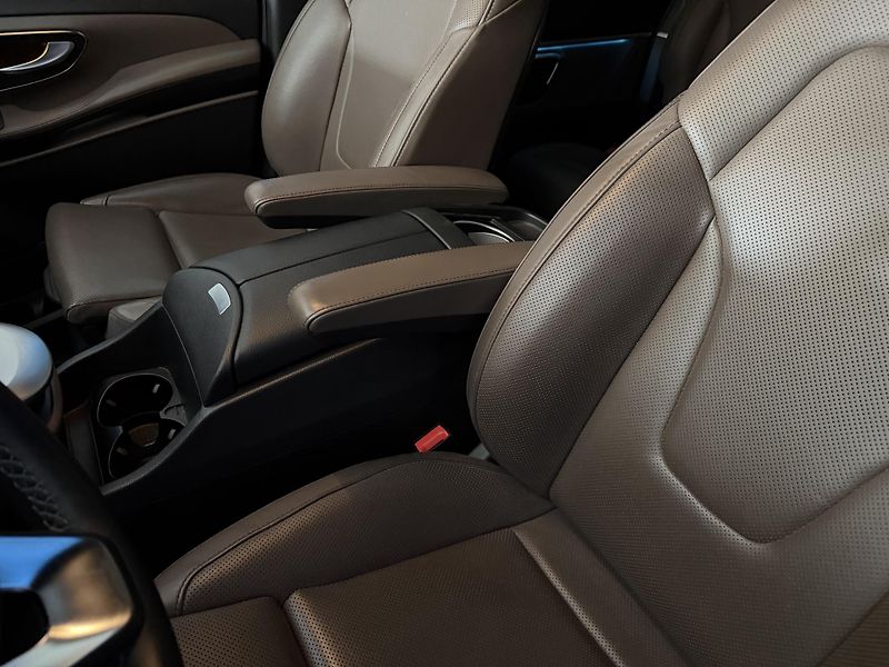 Mercedes-Benz Třídy V (2022) EXCLUSIVE 300d 4M AMG/AIR - fotka 50 z 52