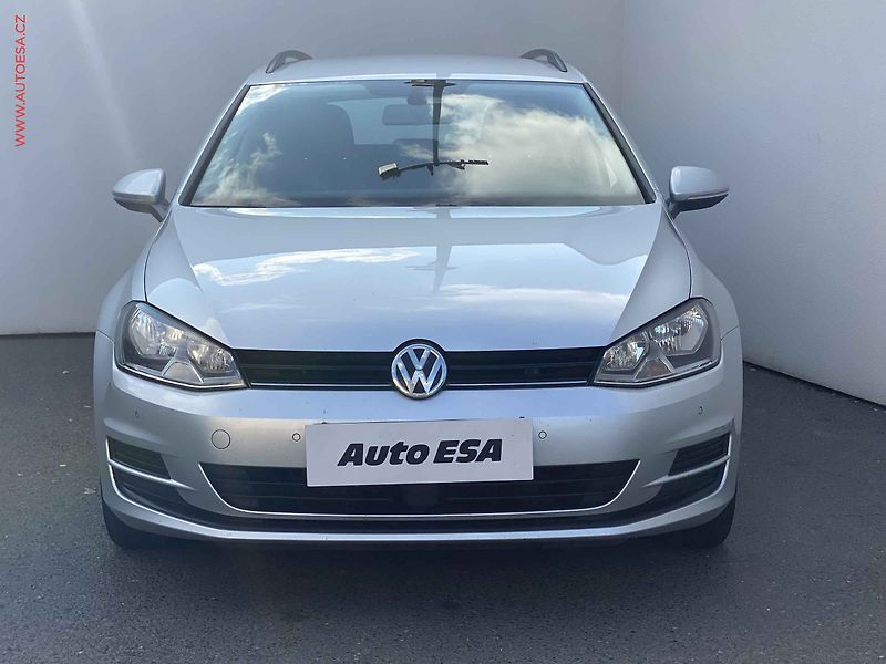 Volkswagen Golf (2014) 1.6TDi, AC, park.čidla - fotka 2 z 18