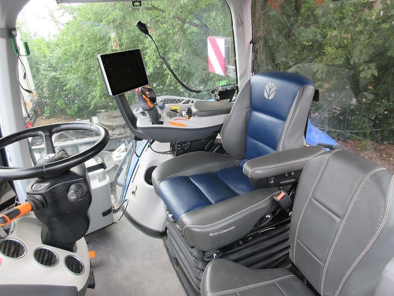New Holland T8.435AC GENESIS - fotka 5 z 14