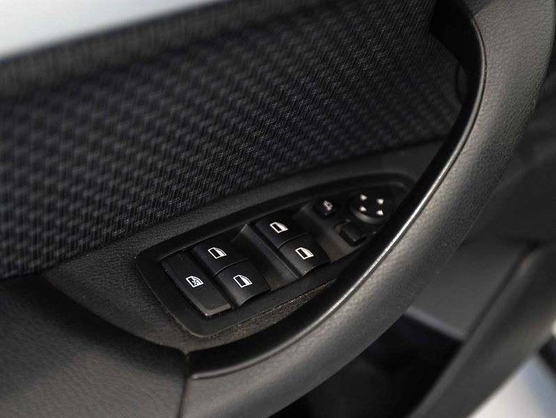 BMW X1 sDrive 18i - fotka 15 z 22