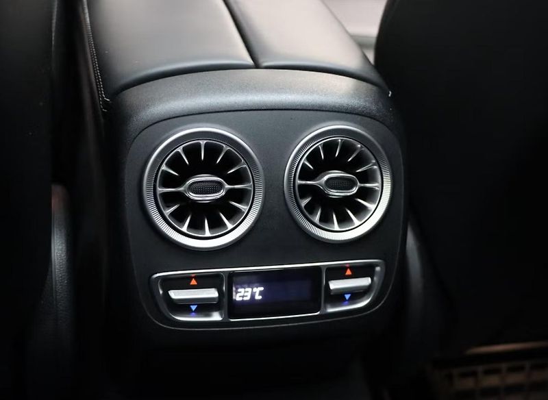 Mercedes-Benz AMG GT 63 S 4M HuD Pano. 360k Matrix - fotka 11 z 28