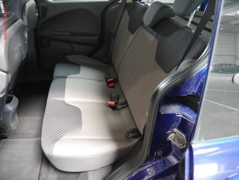 Ford Tourneo Courier (2017) 1.0EB, ČR, AC, TZ - fotka 10 z 17