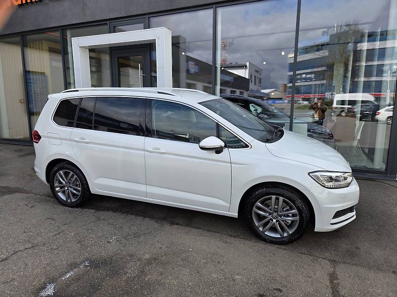 Volkswagen Touran (2026) 1.5 TSI DSG 7míst - fotka 4 z 48
