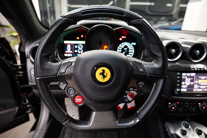 Ferrari FF V12 - fotka 6 z 20
