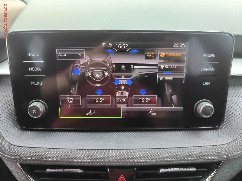 Škoda Fabia (2022) 1.0 TSi, ČR, Style, LED - fotka 15 z 24