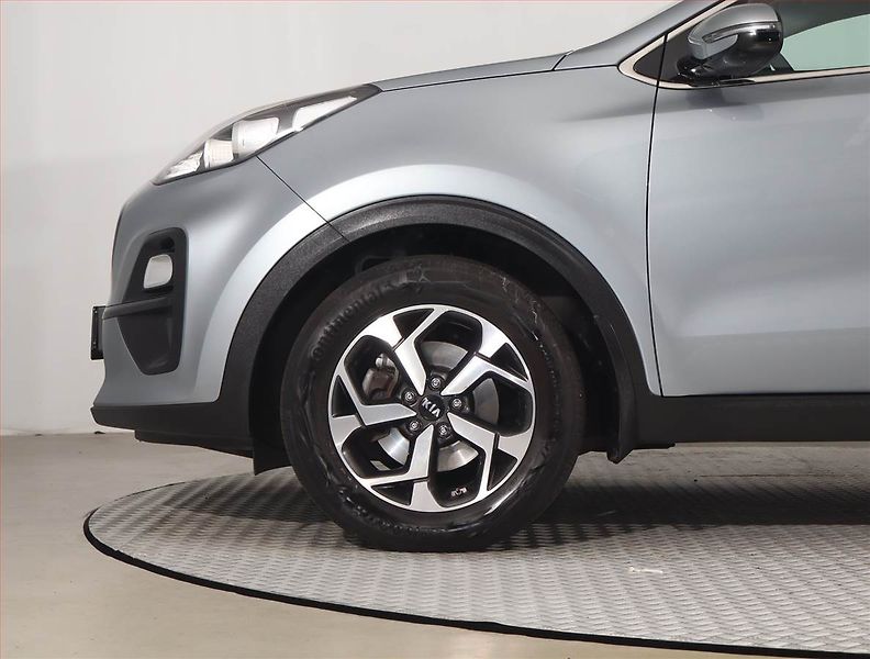 Kia Sportage (2020) 1.6 T-GDI, Automat, Serv.kniha - fotka 15 z 24