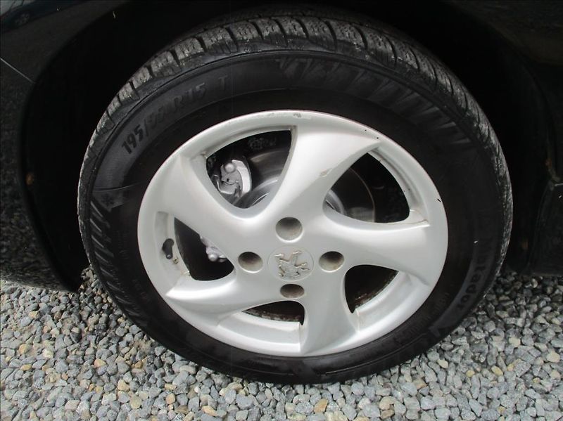 Peugeot 206 1,4 i+, klima, serv. kniha, - fotka 21 z 24