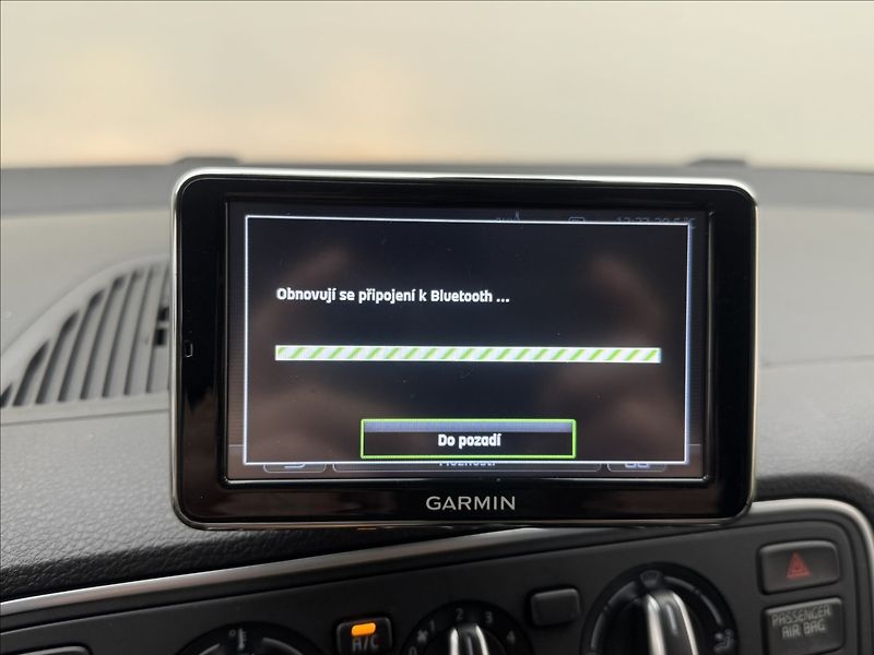 Škoda Citigo 1,0 AUTOMAT NAV SENZORY VÝHŘEV - fotka 14 z 30