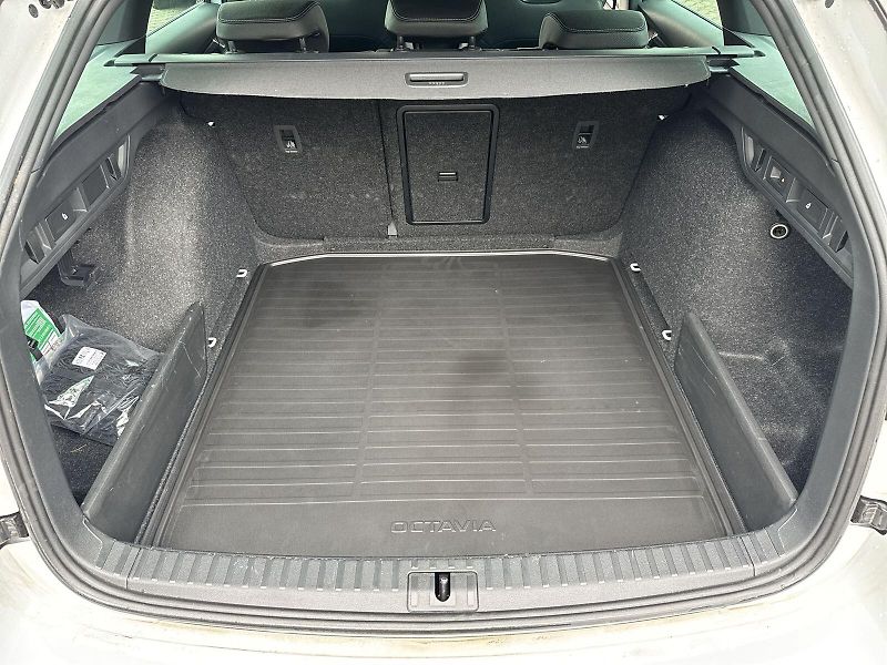 Škoda Octavia (2025) Combi 1.5 TSI M-HEV DSG Sportl - fotka 29 z 35