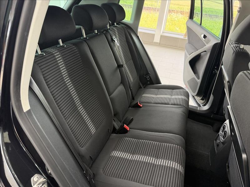 Volkswagen Tiguan 2,0 TDI,DSG 4Motion,Sport,CZ - fotka 21 z 24