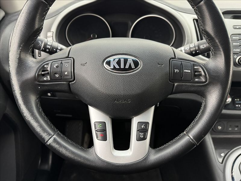 Kia Sportage 2,0 4X4 DPH VÝHŘEV TAŽNÉ ČR - fotka 9 z 33