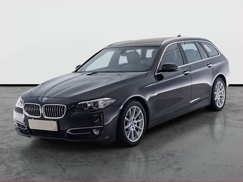 BMW Řada 5 (2015) Luxury Line 518d, Automat - fotka 2 z 23