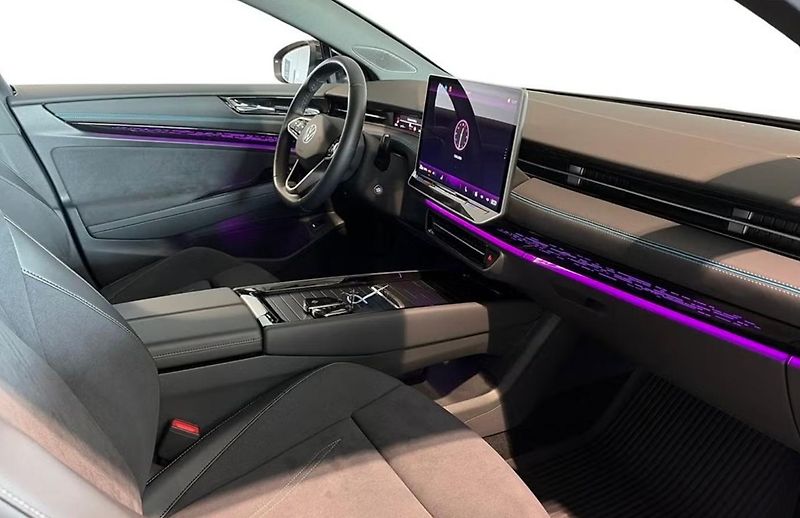 Volkswagen ID.7 Pro Masáž 360kam HuD Matrix - fotka 6 z 19