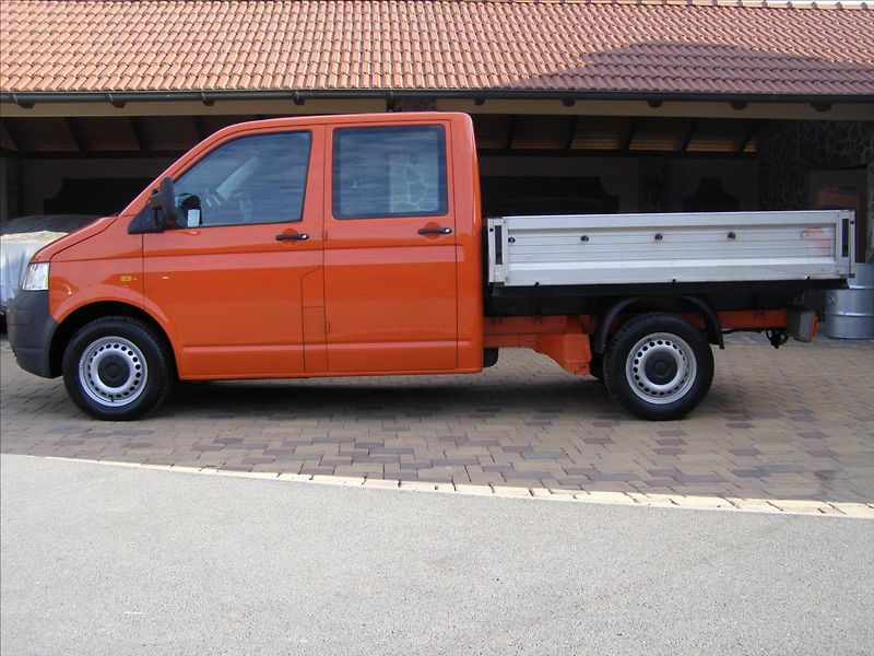 Volkswagen Transporter 1,9   DVOJKABINA 1 MAJITEL 6 m - fotka 2 z 27