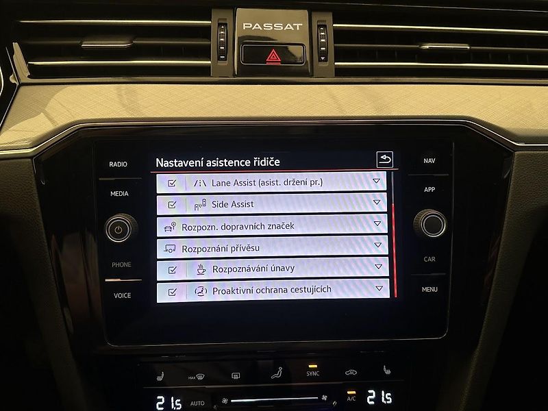 Volkswagen Passat (2022) 2.0 TDi Style Business DSG  - fotka 26 z 30