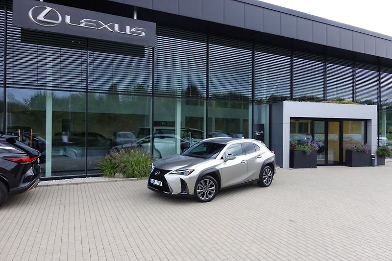 Lexus UX 300h 2,0HSD 112kW F-Sport - fotografie inzerátu