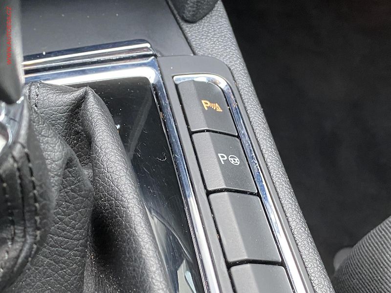 Škoda Superb (2014) 2.0 TDi, Exclusive, DSG - fotka 18 z 18