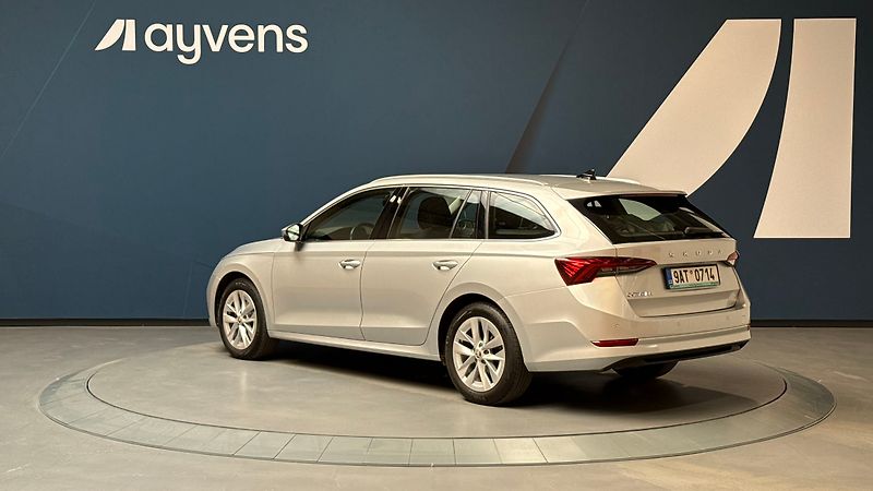 Škoda Octavia 2.0 TDI 110kW DSG Style Combi - fotka 3 z 4