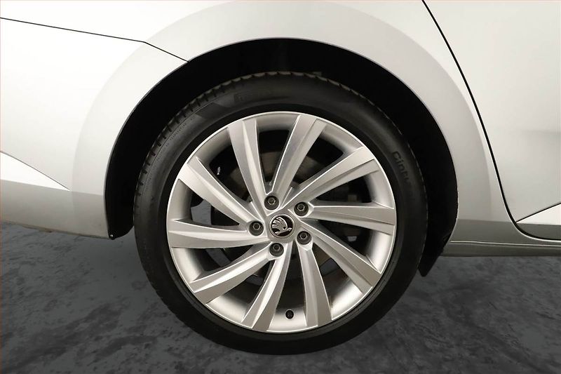 Škoda Superb (2022) Style 2.0 TSI - fotka 12 z 19
