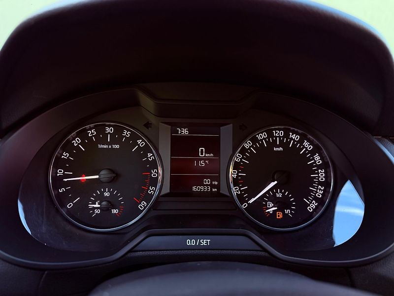 Škoda Octavia 1.6 TDi Active, ČR - fotka 16 z 19