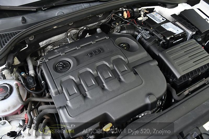 Škoda Octavia 1,6TDI STYLE ČR  - fotka 51 z 53