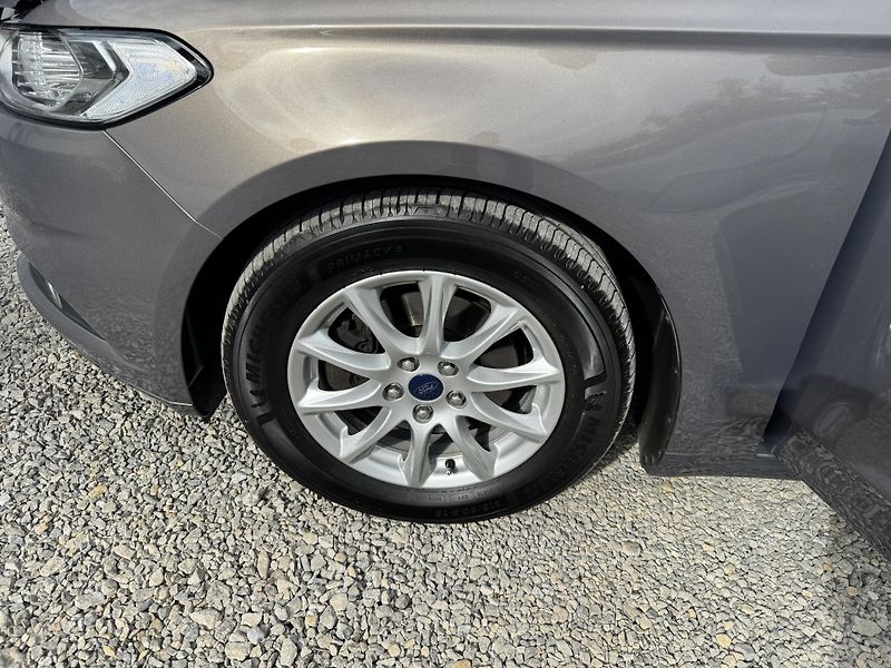 Ford Mondeo 1.5EB,1MAJITEL,KOMPLET SERVIS - fotka 31 z 50