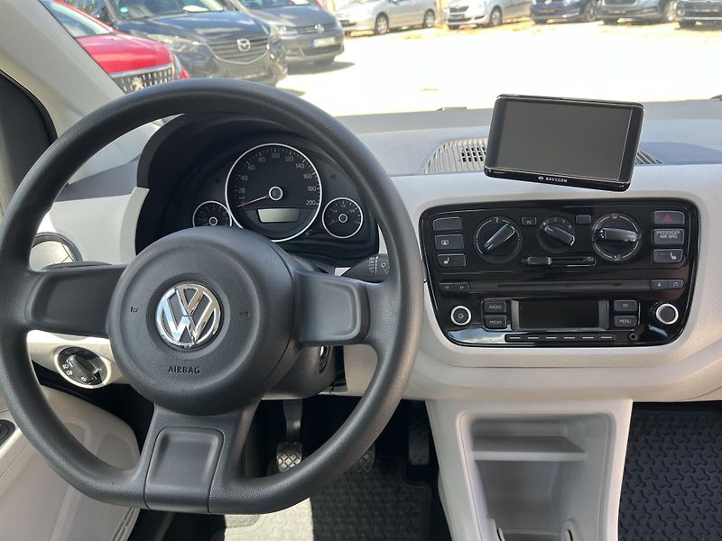 Volkswagen up! (2012) 1.0i 55Kw Klima REZERVACE - fotka 12 z 18