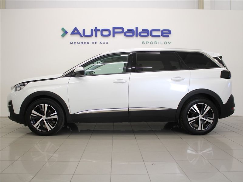 Peugeot 5008 1,5 HDi 96kW AT Allure PANO.7m - fotka 5 z 26
