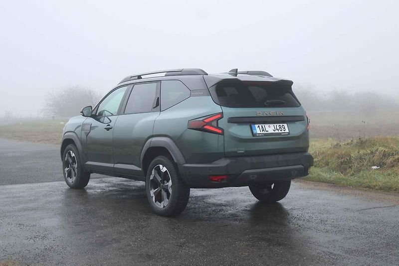 Dacia Bigster je posledním přírůstkem do modelové řady značky a zároveň její vlajkovou lodí.