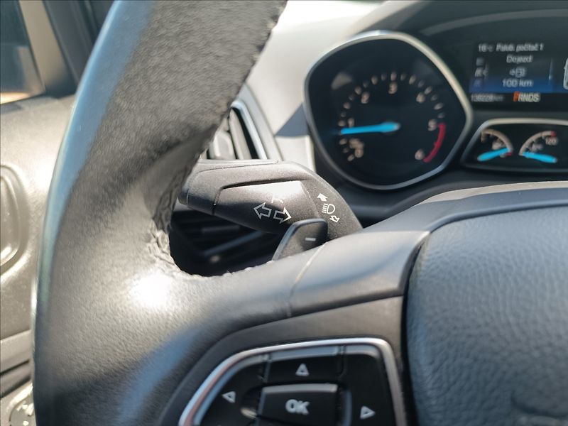 Ford Kuga 2,0 TDCi 4x4 AT Titanium - fotka 19 z 21