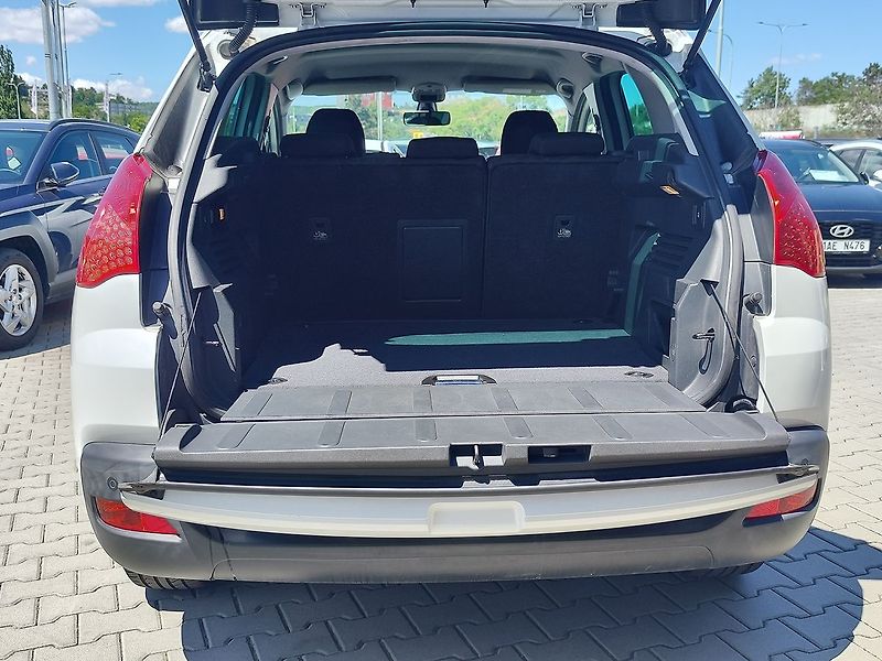 Peugeot 3008 1.6 THP/115kW Premium - fotka 10 z 23
