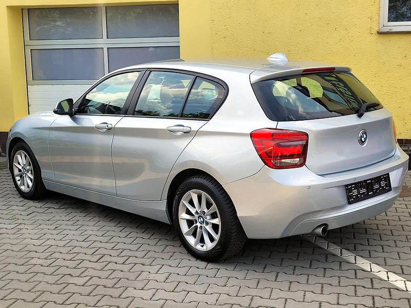 BMW Řada 1 2,0 d 105kW Urban Line SERV.KN - fotka 7 z 43