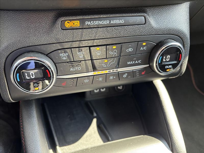 Ford Focus 1,5 EcoBlue 88 kW ST-line - fotka 34 z 43