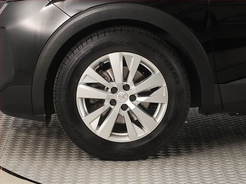 Peugeot 3008 (2022) 1.2 PureTech - fotka 15 z 18