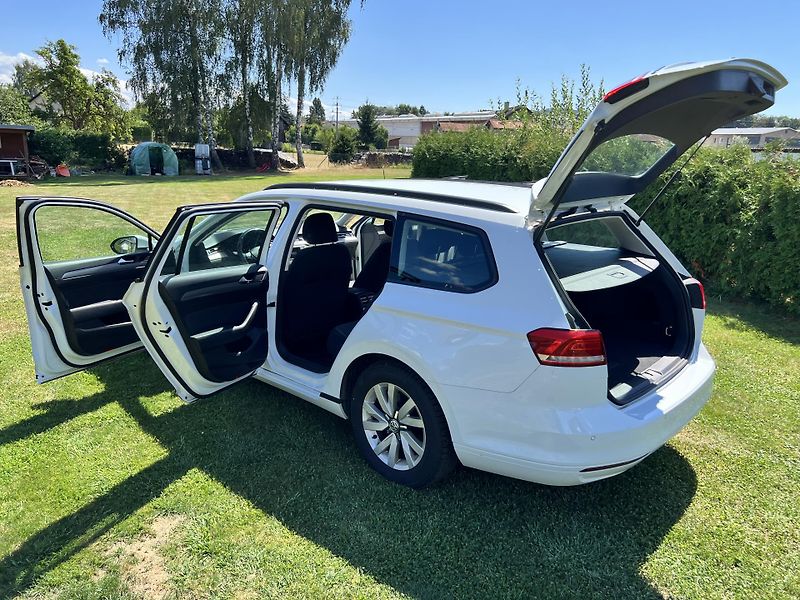 Volkswagen Passat 1.4TSI 92KW,NAVI,LED,ALU - fotka 26 z 44