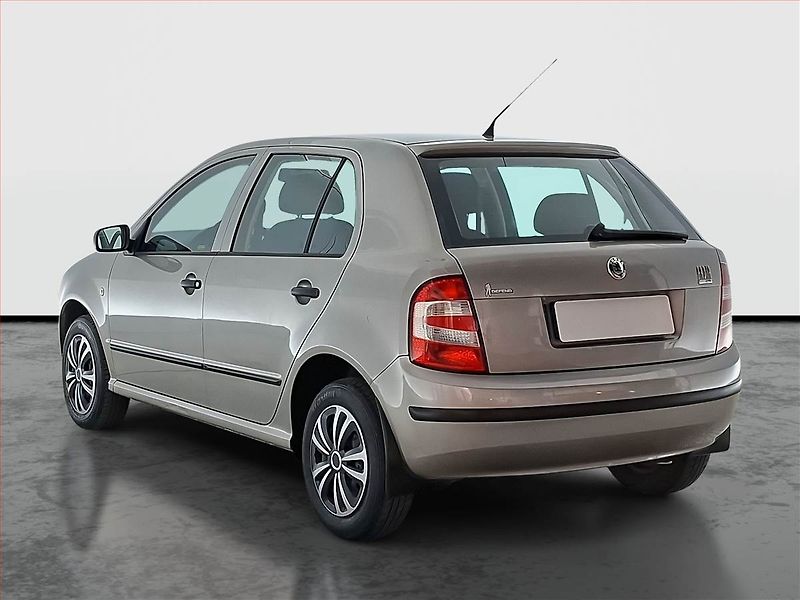 Škoda Fabia (2007) 1.2 12V, nová STK, servisované - fotka 4 z 13