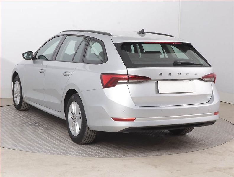 Škoda Octavia (2023) Ambition 2.0 TDI, ČR,1.maj - fotka 4 z 15