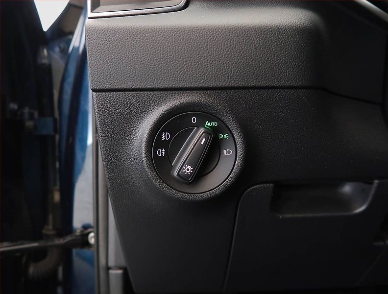 Škoda Karoq (2023) 2.0 TDI, digi klima - fotka 24 z 25