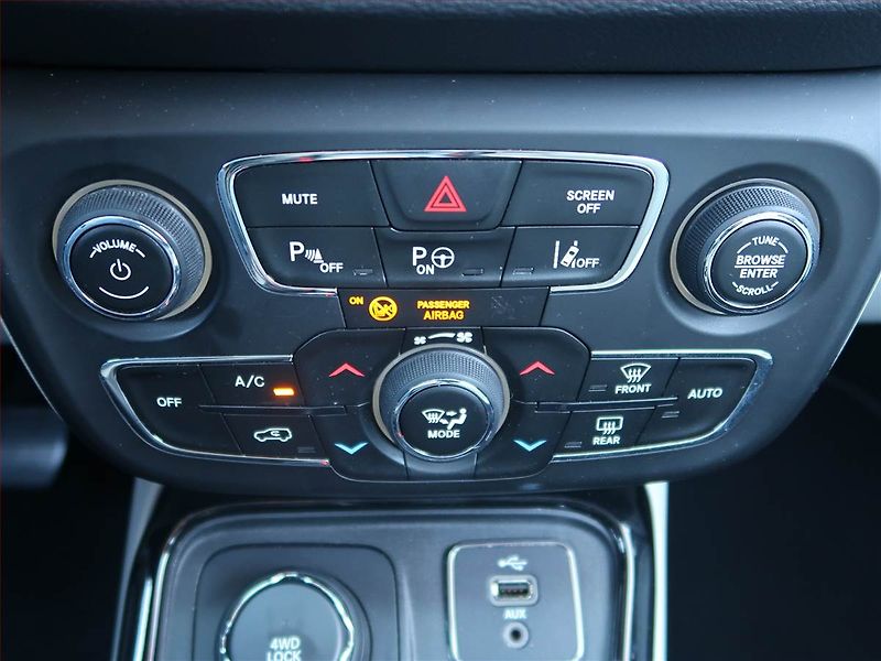 Jeep Compass (2018) 1.4 MultiAir, 4X4, Automat - fotka 12 z 20