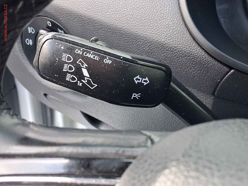 Škoda Octavia (2016) 1.6TDi, ČR, AC, výhřev sed - fotka 13 z 14