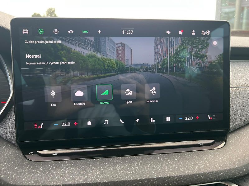 Škoda Octavia Top Selection 1,5 TSI 110 KW D - fotka 17 z 26