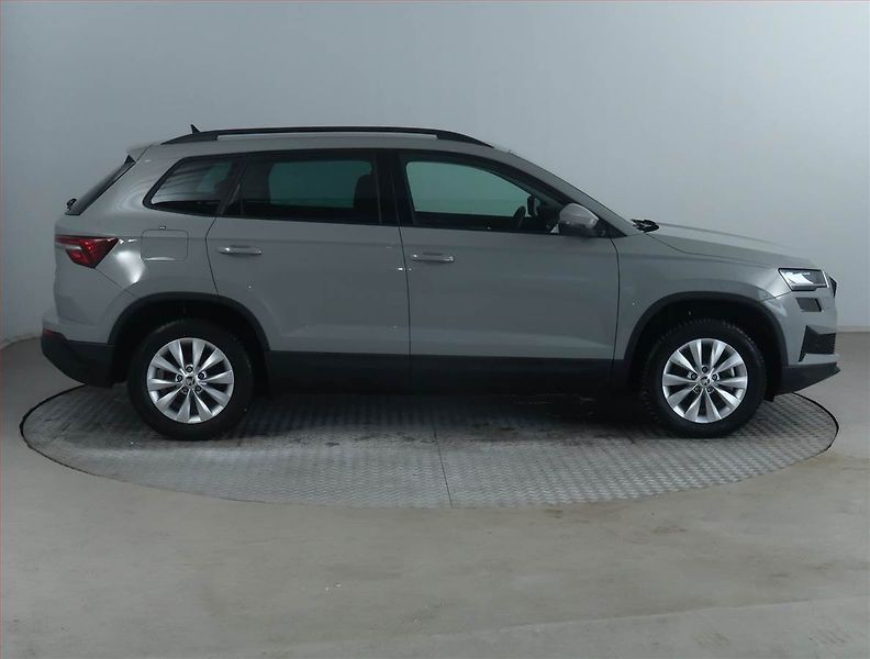 Škoda Karoq (2024) Fresh 2.0 TDI - fotka 6 z 16