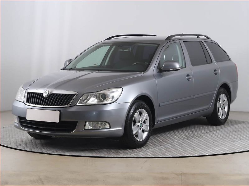 Škoda Octavia (2012) Greenline 1.6 TDI, Serv.kniha - fotka 2 z 15