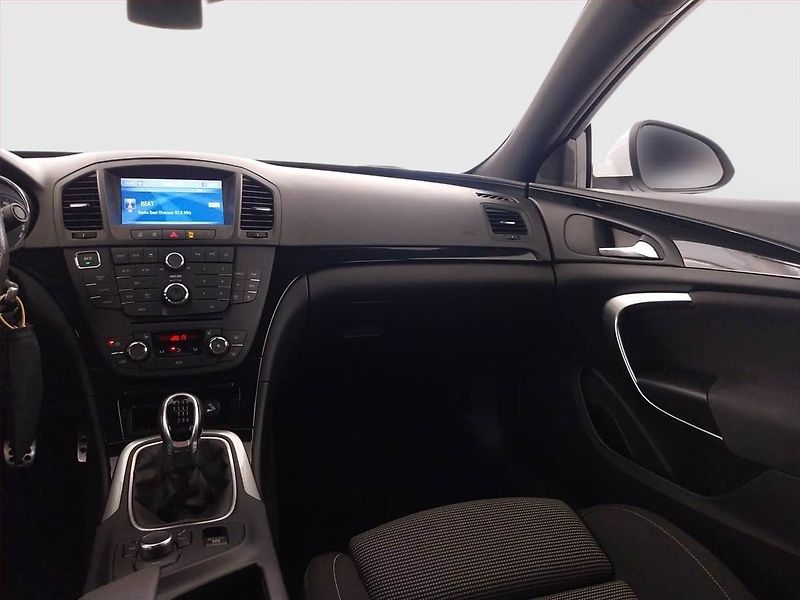 Opel Insignia (2012) 2.0 BiTurbo CDTI, Serv.kniha - fotka 8 z 21